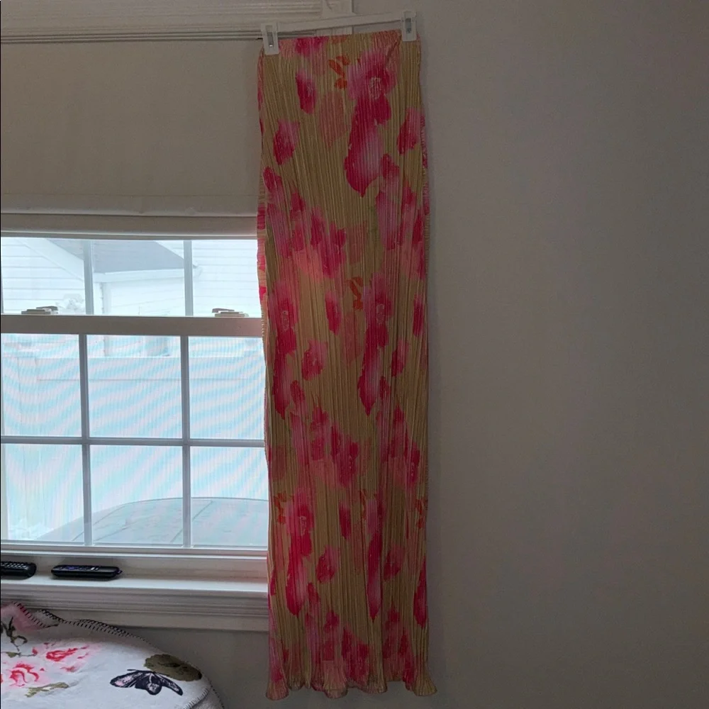 Elegant Pink Floral Strapless Dress - Picture 5 of 7